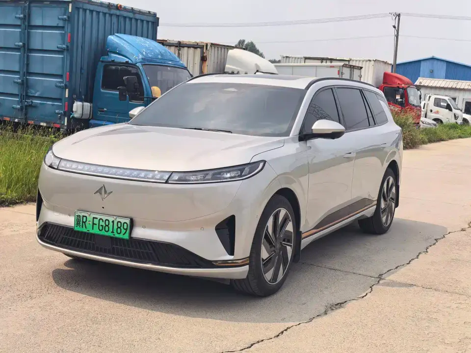 Dongfeng Yipai eπ008 210Ultra Extended Range 6-Seater 2025