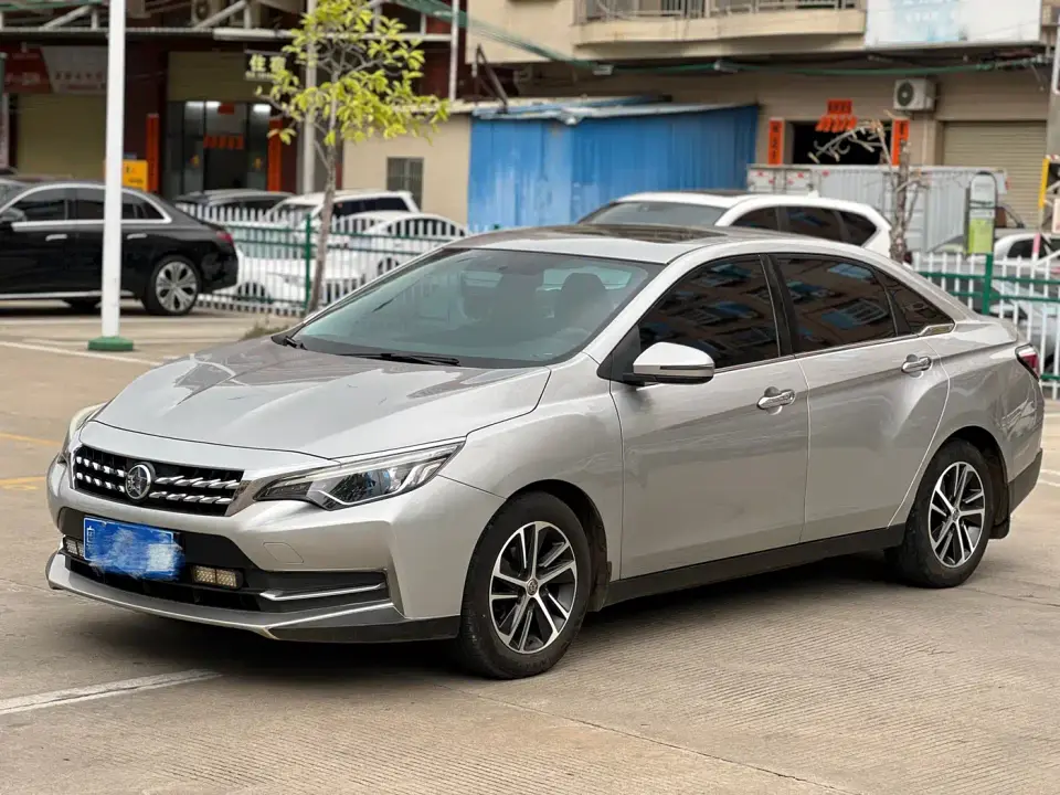 Venucia D60 1.6L XV CVT Smart Connect Luxury Edition 2019