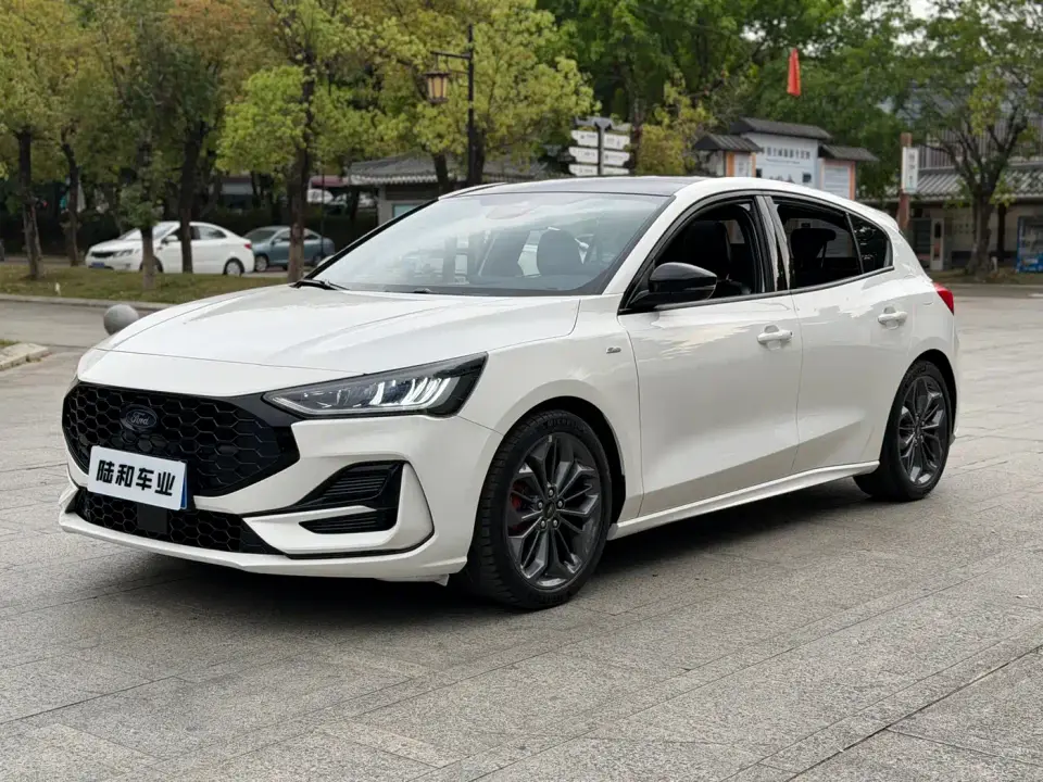 Ford Focus Hatchback EcoBoost 180 Automatic ST Line 2023