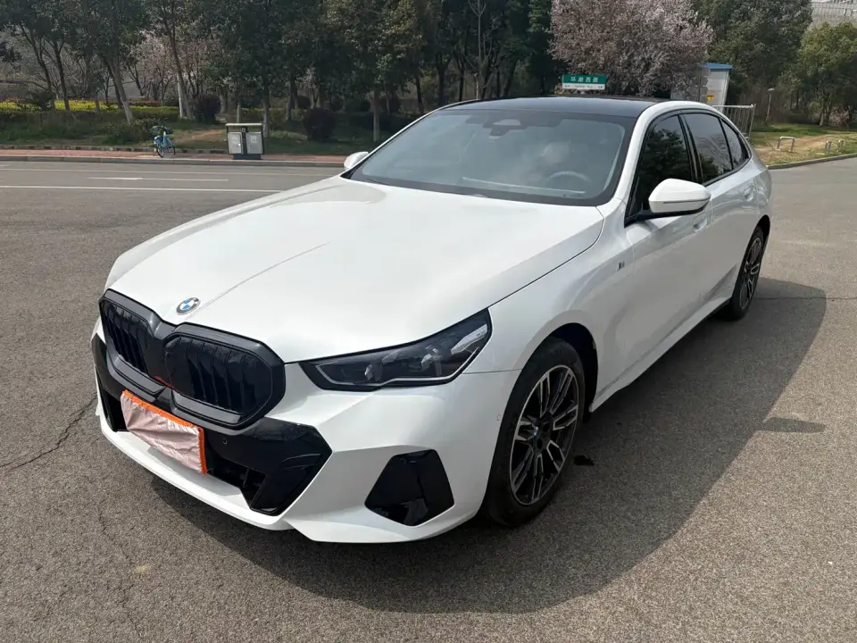 BMW 5 Series 530Li Leading M Sport Package 2025