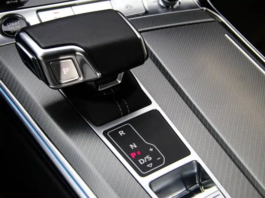 Audi A7 45 TFSI Premium Selection 2025 — фото 8