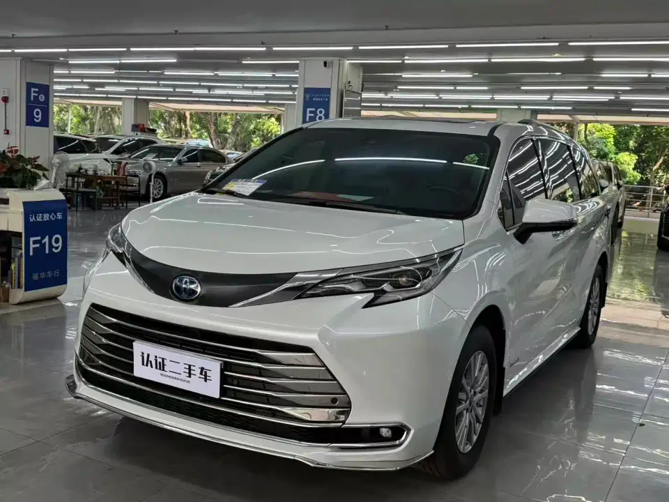 Toyota Sienna 2.5L Hybrid Comfort Edition 2022
