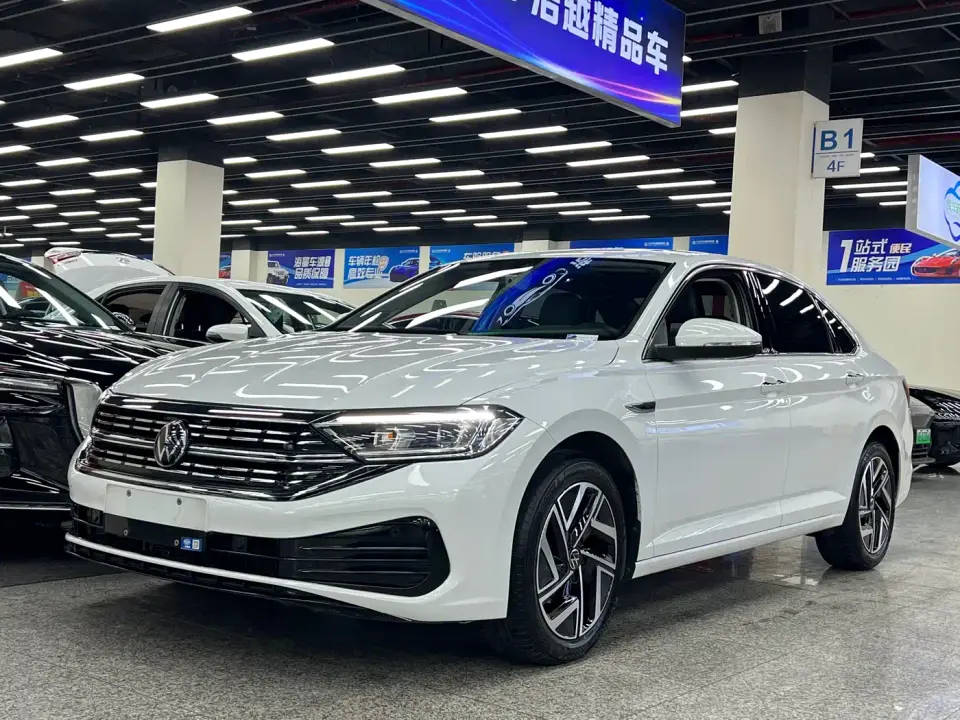 Volkswagen Sagitar 300TSI DSG Surpassing Edition 2024