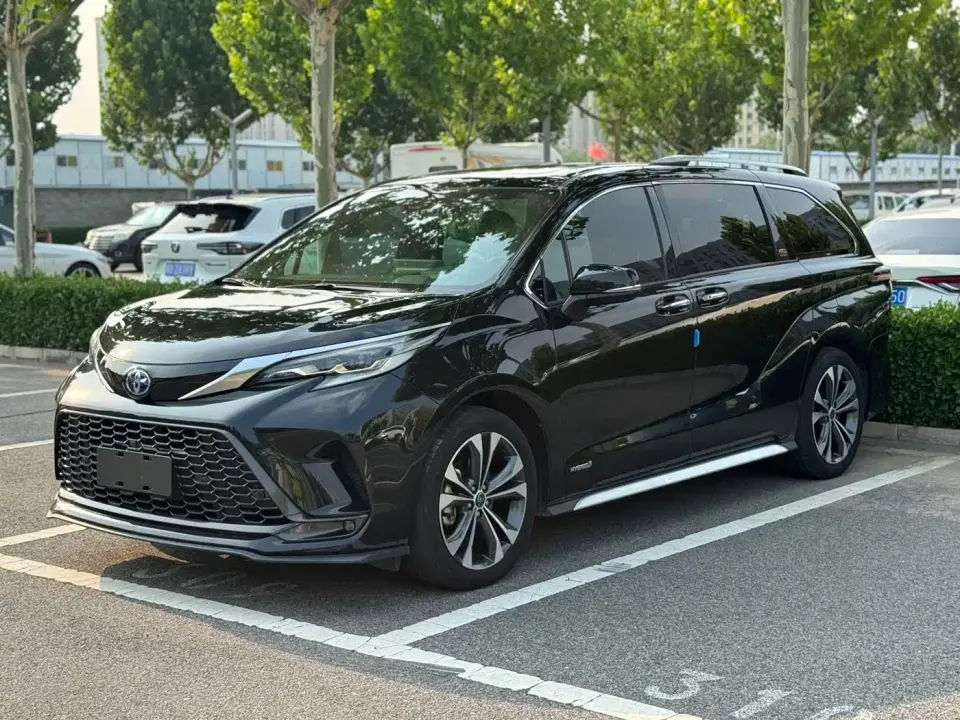 Toyota Granvia 2.5L Hybrid Flagship VIP Edition 2023