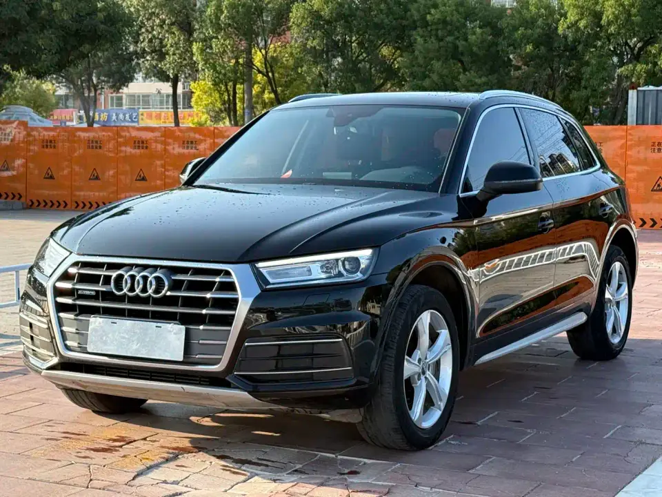 Audi Q5L Facelift 40 TFSI Honor Progressive 2021