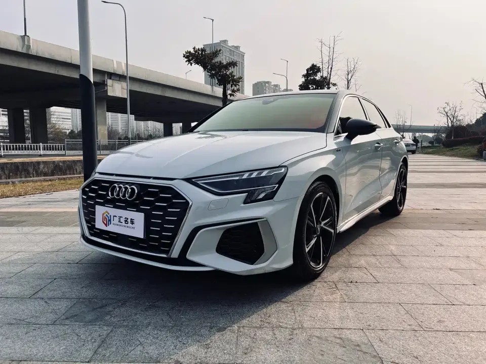 Audi A3 Sportback 35 TFSI Luxury Sport 2021