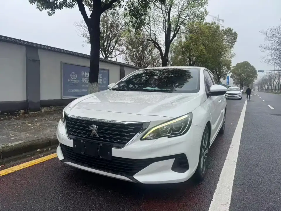 Peugeot 408 360THP 10th Anniversary Premium Edition 2021