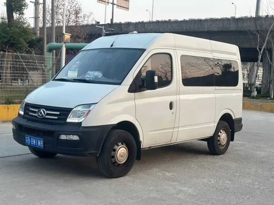 SAIC Maxus Xintu V80 2.0T Plus 6MT Aoyun Short Wheelbase Medium Roof 5/6-seater 2020