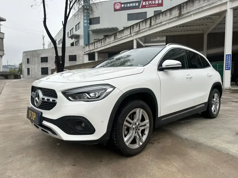 Mercedes-Benz GLA-Class GLA 200 2023