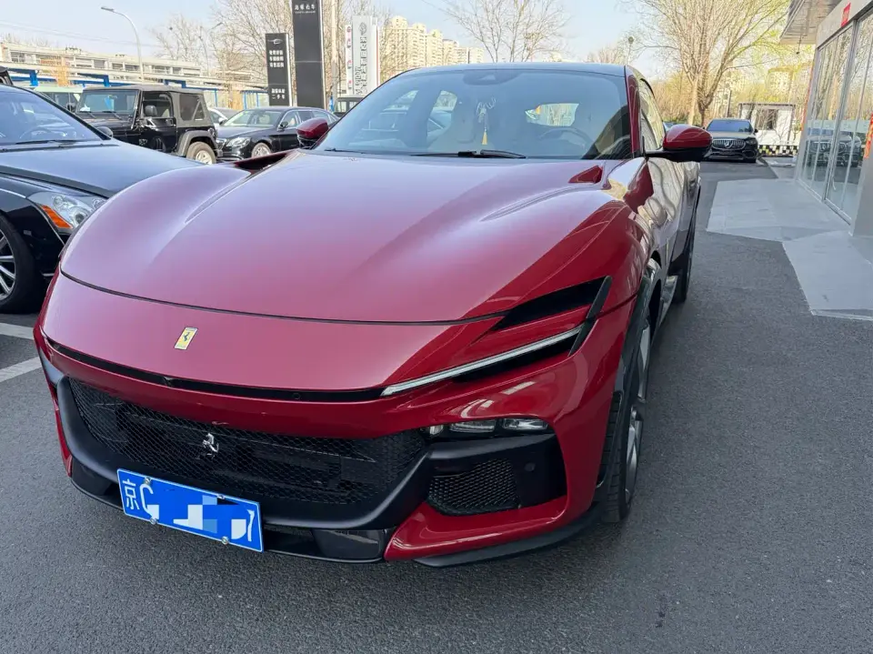 Ferrari Purosangue 6.5L V12 2024