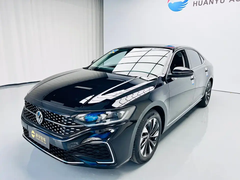 Volkswagen Passat Facelift 330TSI Starlight Elite Edition 2023