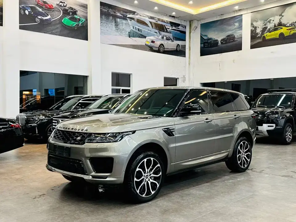Land Rover Range Rover Sport 3.0 L6 Gloss Black Edition 2022