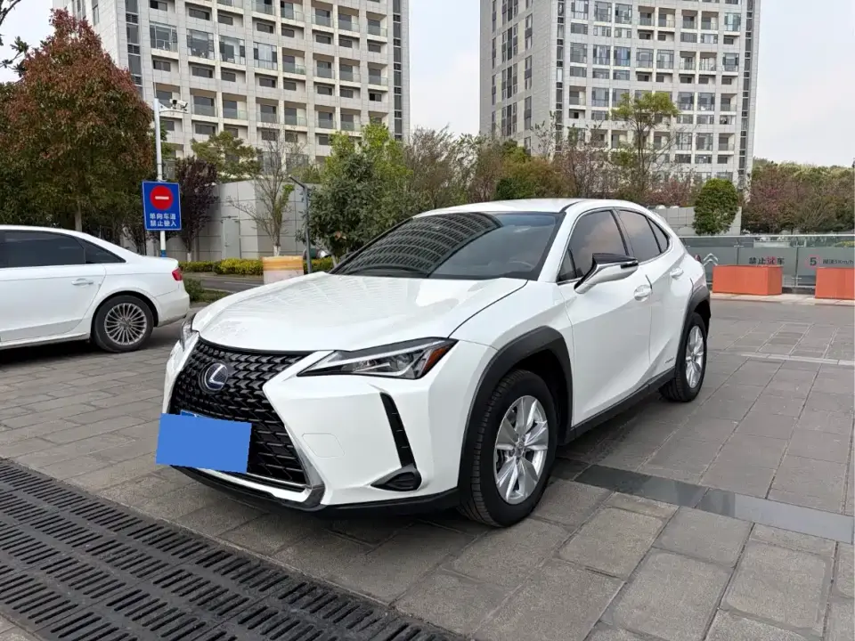 Lexus UX 260h Cool Edition 2022