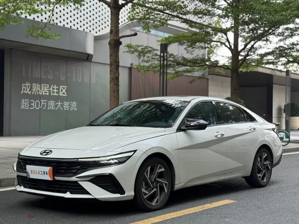 Hyundai Elantra Model 1.5L CVT LUX Premium Edition 2024