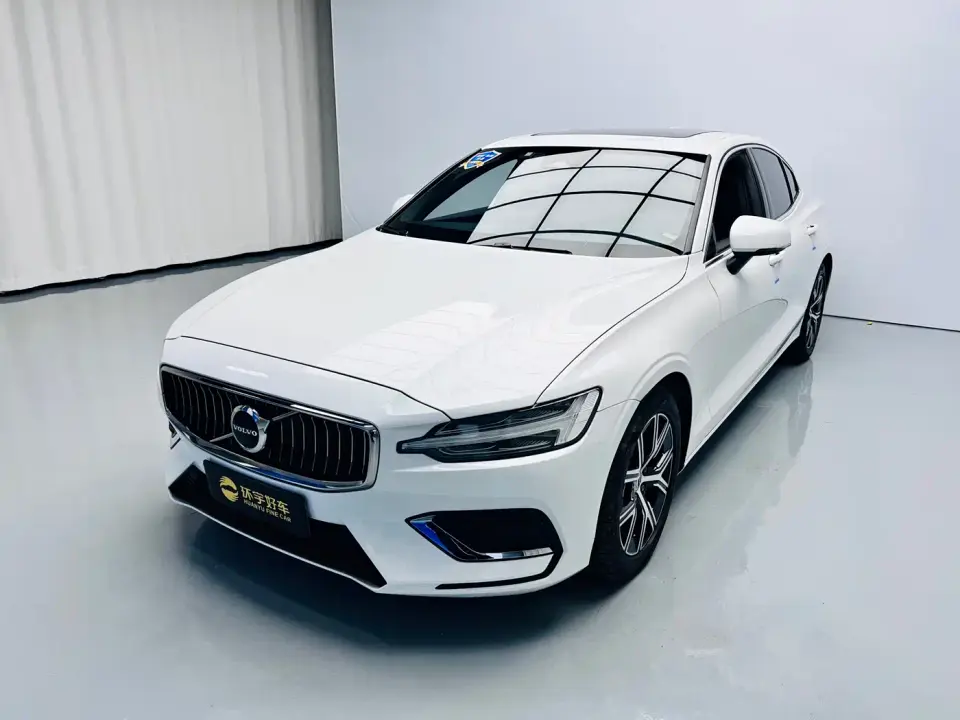 Volvo S60 B4 Smart Comfort Luxury Edition 2023