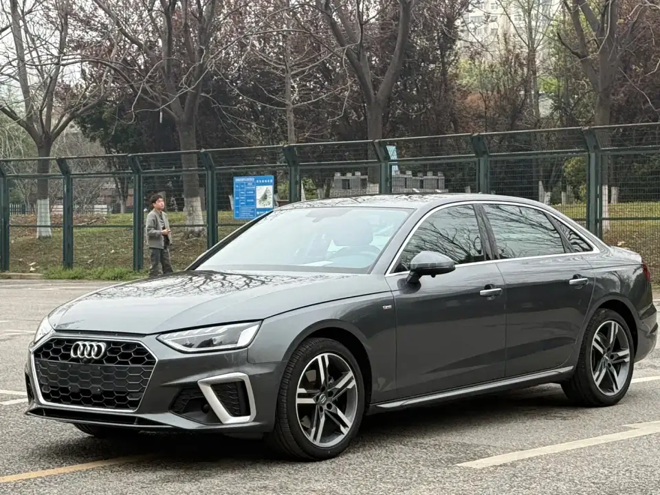 Audi A4L 40 TFSI Luxury Dynamic 2021