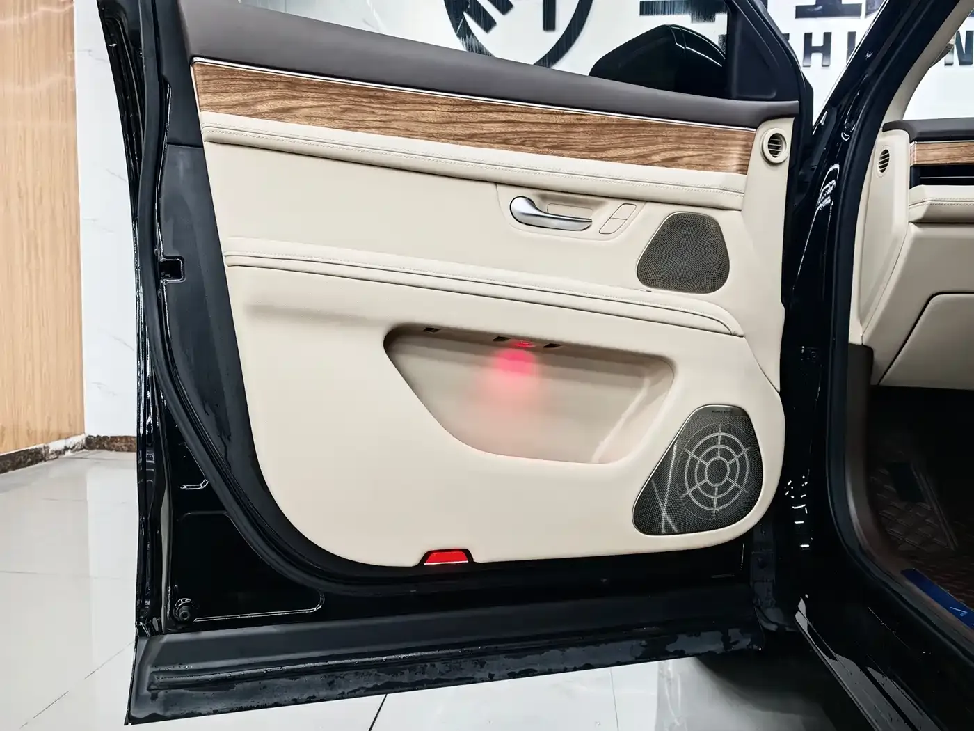 AITO Wenjie AITO M7 Model 1.5T Smart Drive RWD Max 5-Seater 2024 — фото 7