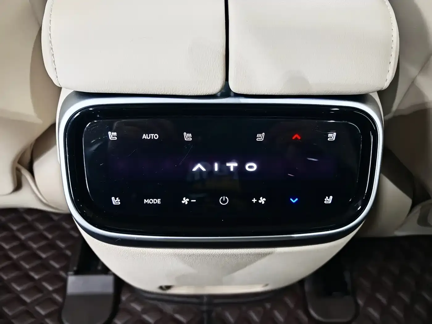 AITO Wenjie AITO M7 Model 1.5T Smart Drive RWD Max 5-Seater 2024 — фото 13