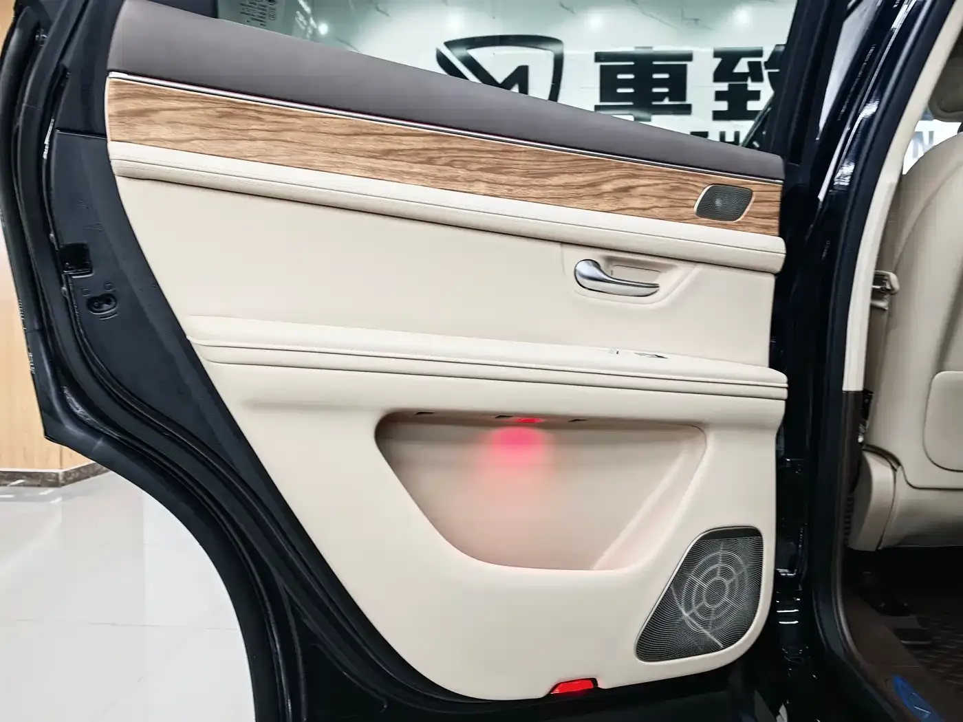 AITO Wenjie AITO M7 Model 1.5T Smart Drive RWD Max 5-Seater 2024 — фото 10