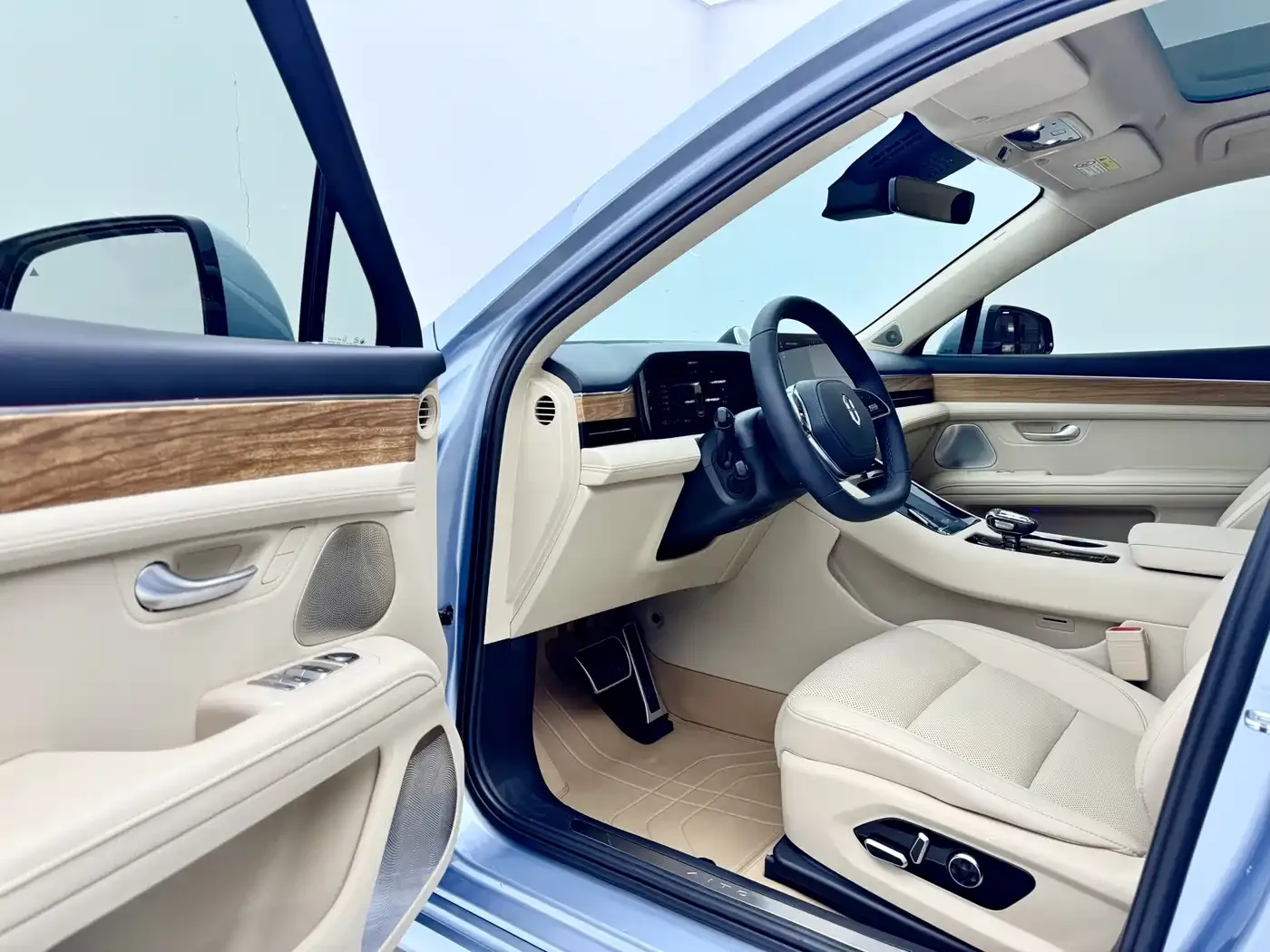AITO Wenjie AITO M5 Extended Range RWD Smart Drive Edition 2024 — фото 4