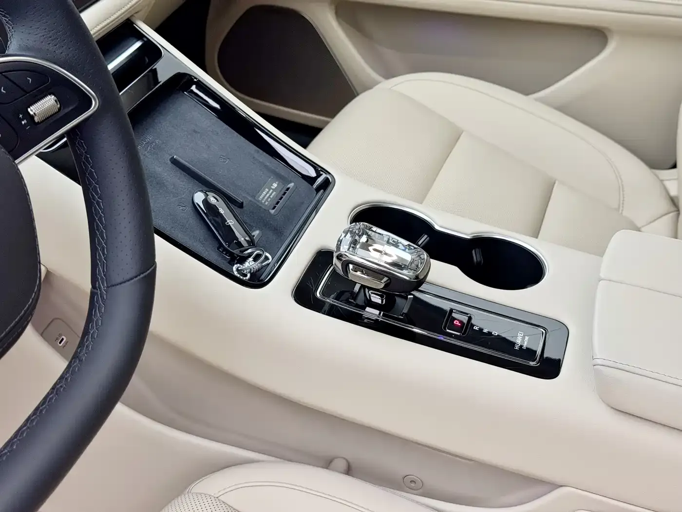 AITO Wenjie AITO M5 Extended Range RWD Smart Drive Edition 2024 — фото 11