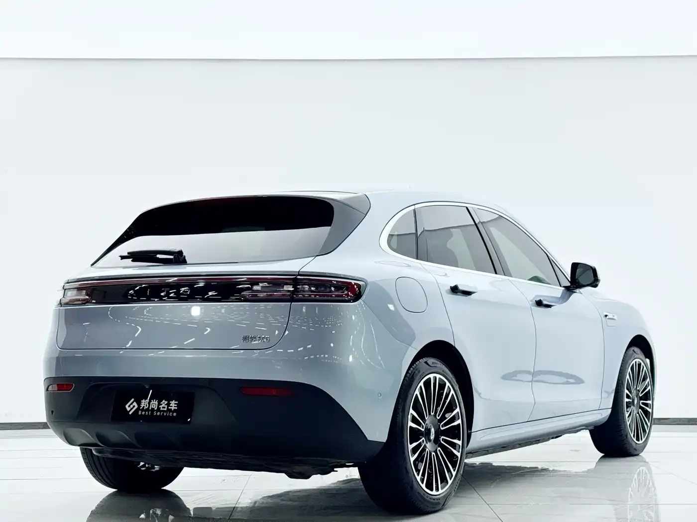 AITO Wenjie AITO M5 Extended Range RWD Smart Drive Edition 2024 — фото 23