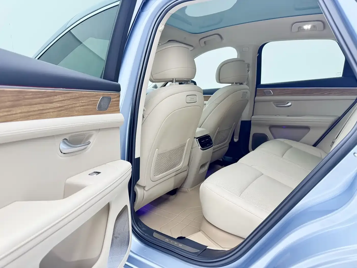 AITO Wenjie AITO M5 Extended Range RWD Smart Drive Edition 2024 — фото 5
