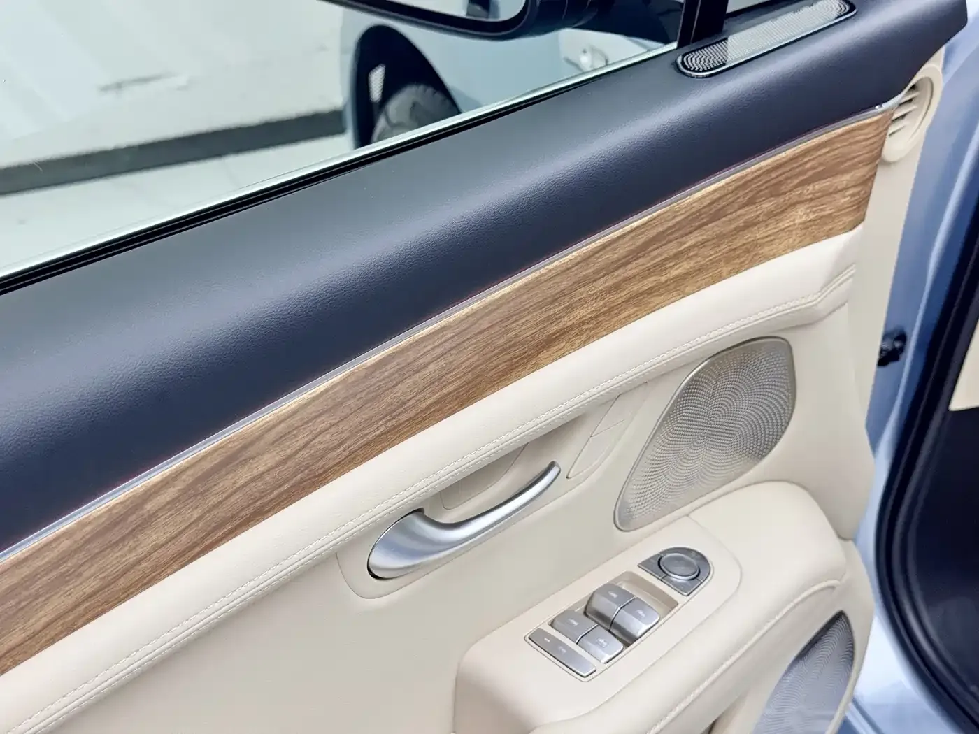 AITO Wenjie AITO M5 Extended Range RWD Smart Drive Edition 2024 — фото 9