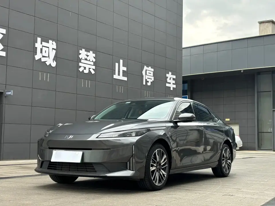 Changan Qiyuan A05 Deluxe Edition 145 Surpass 2024