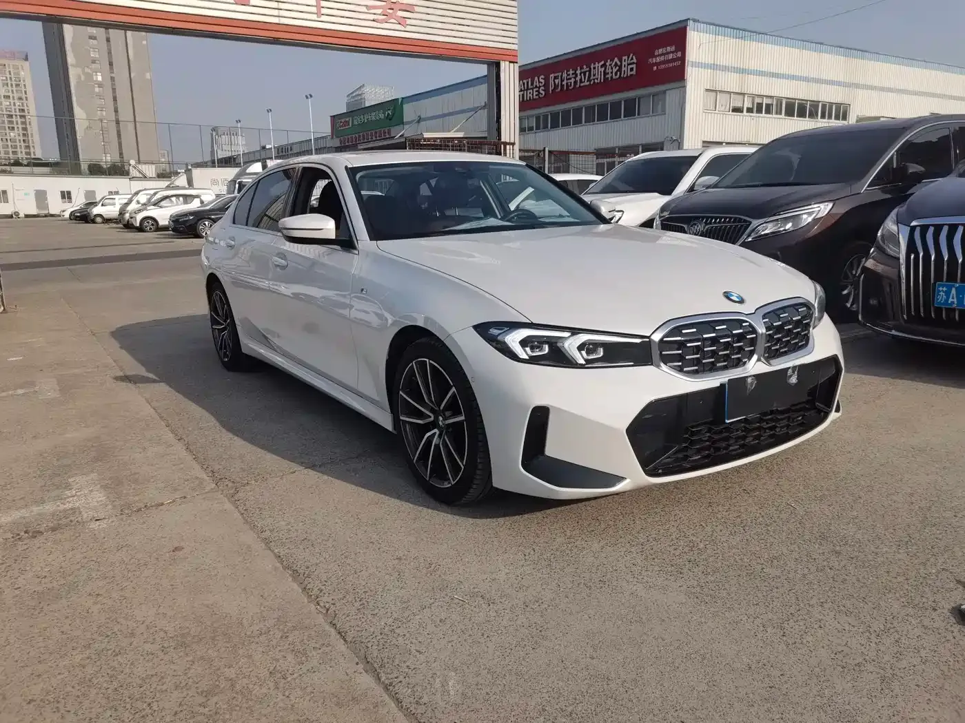 BMW 3 Series 325Li M Sport Package 2023 — фото 3