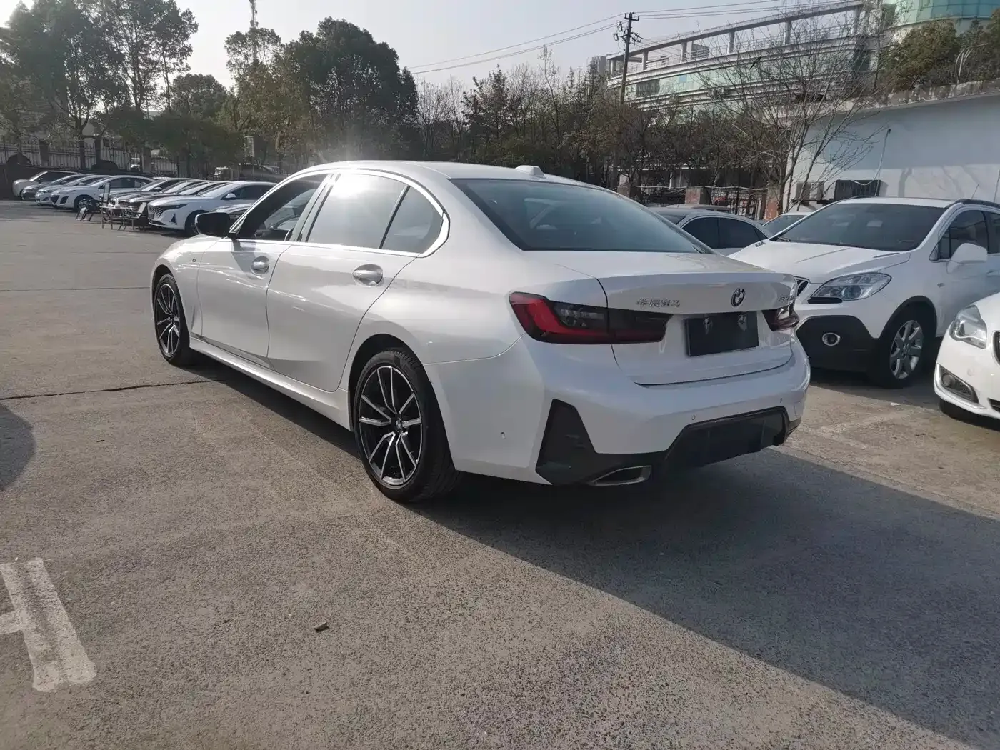BMW 3 Series 325Li M Sport Package 2023 — фото 13