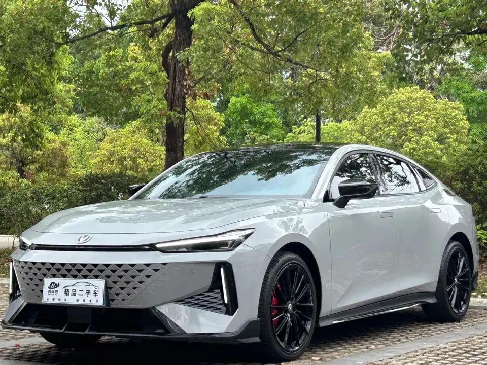 Changan UNI-V 1.5T Deluxe Sport 2025