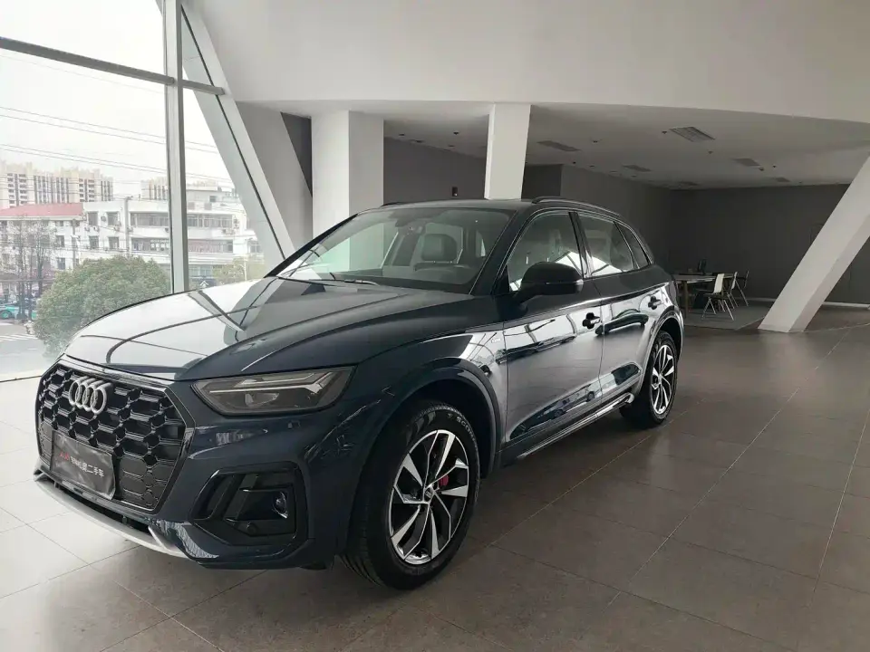 Audi Q5L 40 TFSI Fashion Dynamic 2025
