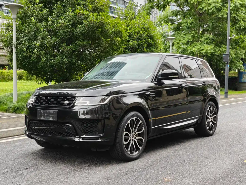 Land Rover Range Rover Sport 3.0 L6 Gloss Black Edition 2022