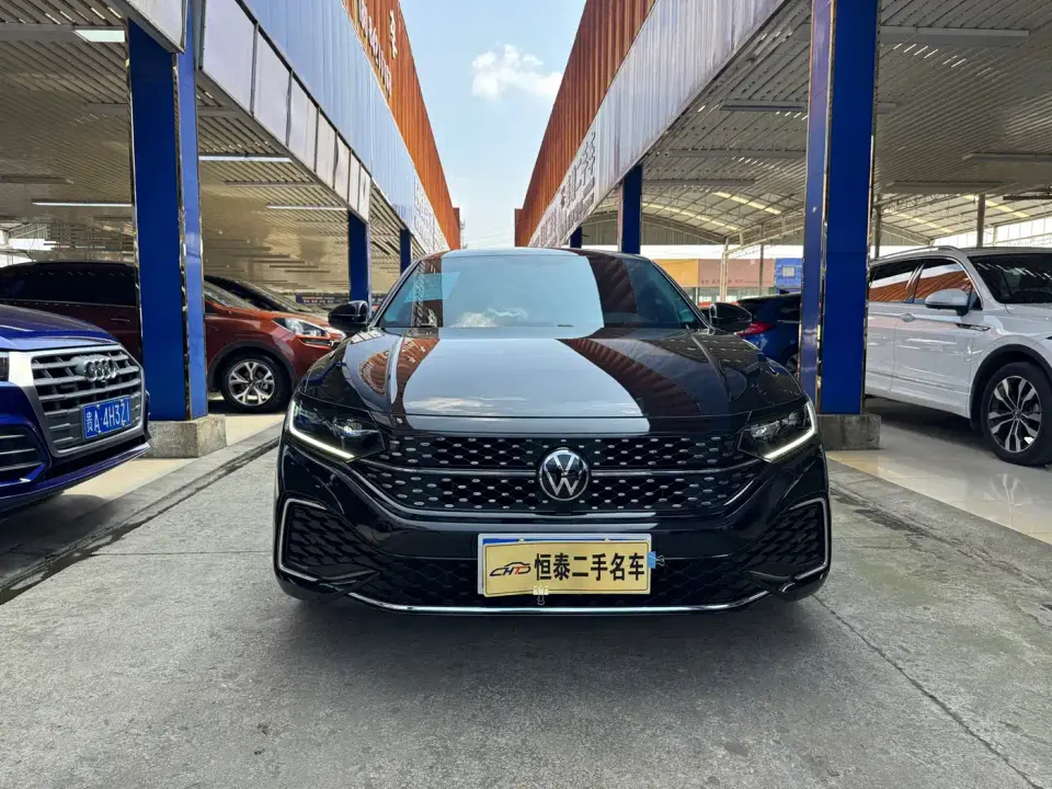 Volkswagen Passat 330TSI Starlight Elite Edition 2023
