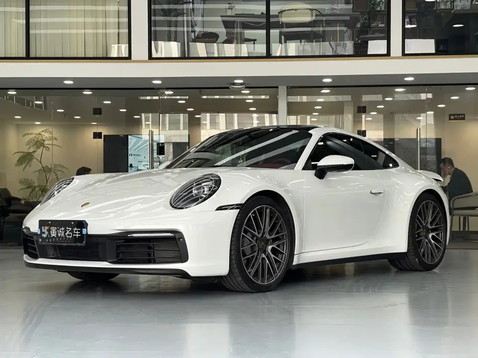 Porsche 911 Carrera 3.0T 2024