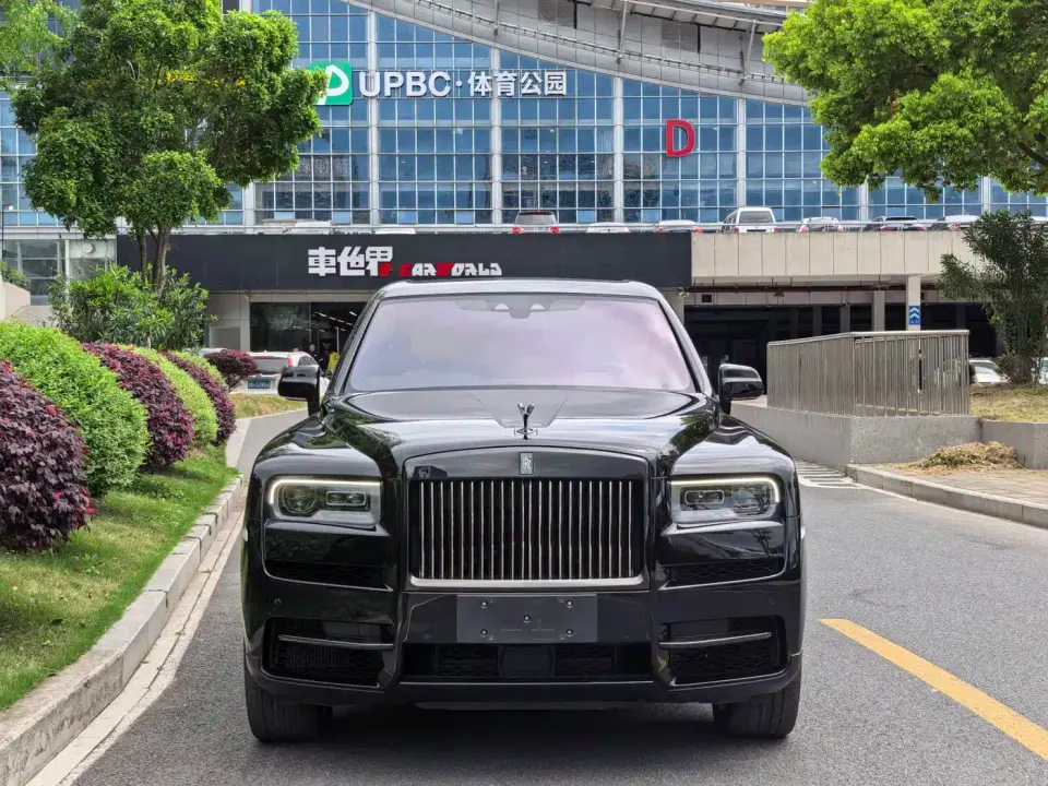 Rolls-Royce Cullinan Black Badge 2021
