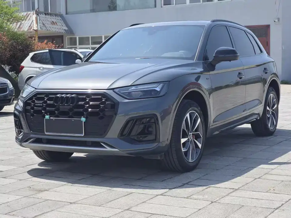 Audi Q5L Model 40 TFSI Luxury Dynamic 2024