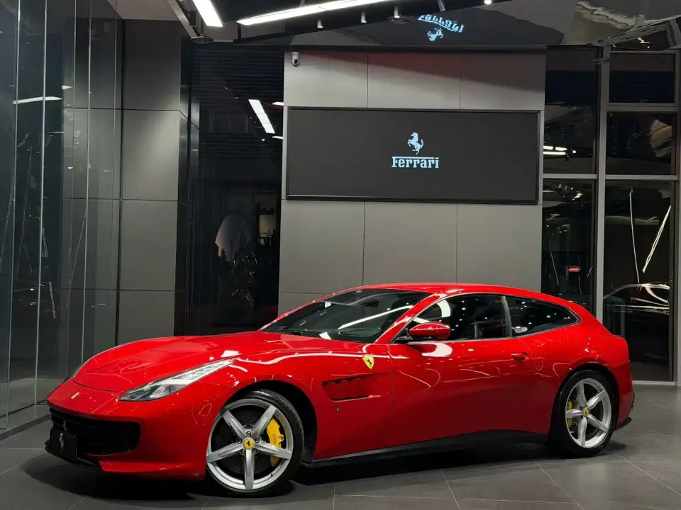 Ferrari GTC4Lusso 3.9T V8 2019