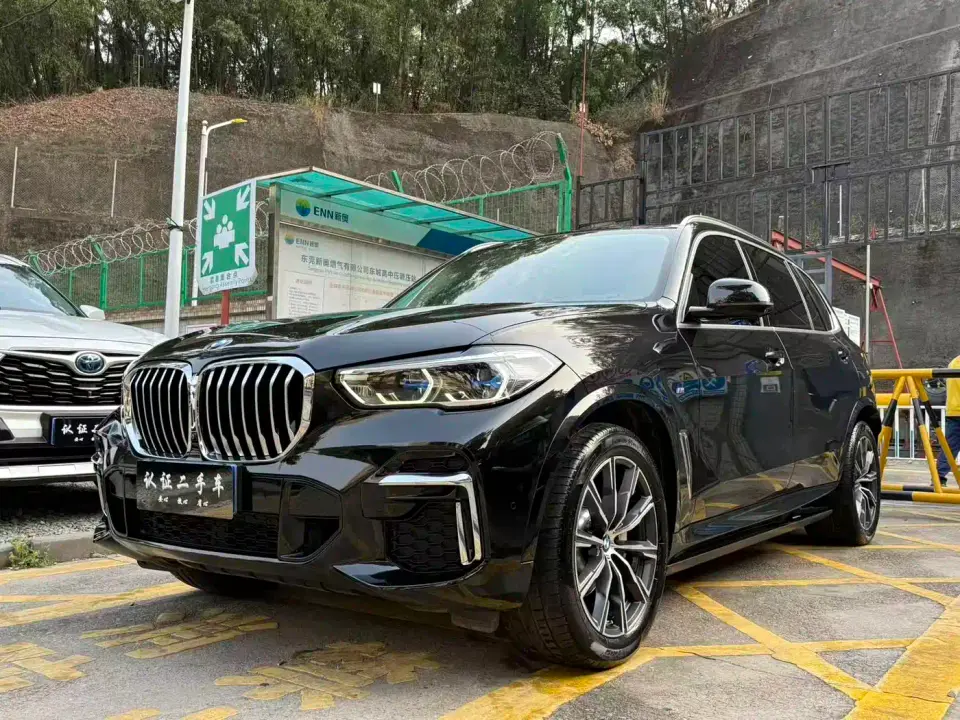 BMW X5 xDrive 30Li Premium M Sport Package 2022