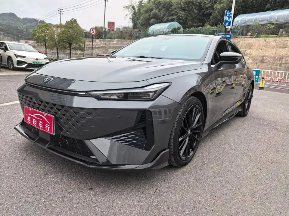 Changan UNI-V 1.5T Deluxe Sport 2024