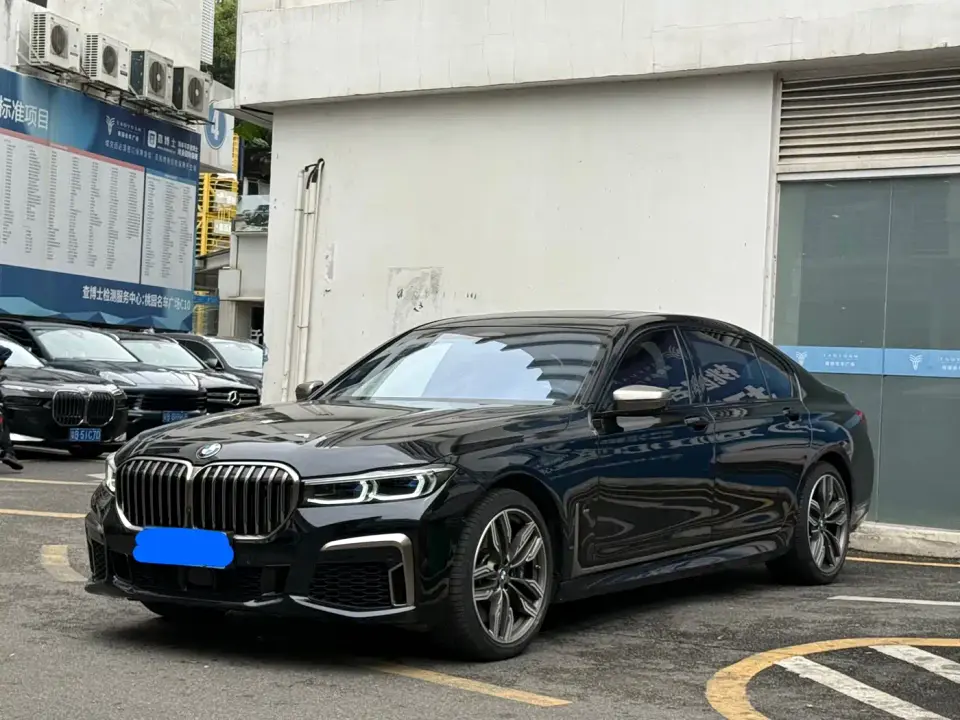 BMW 7 Series Facelift M760Li xDrive V12 Sport Package 2021