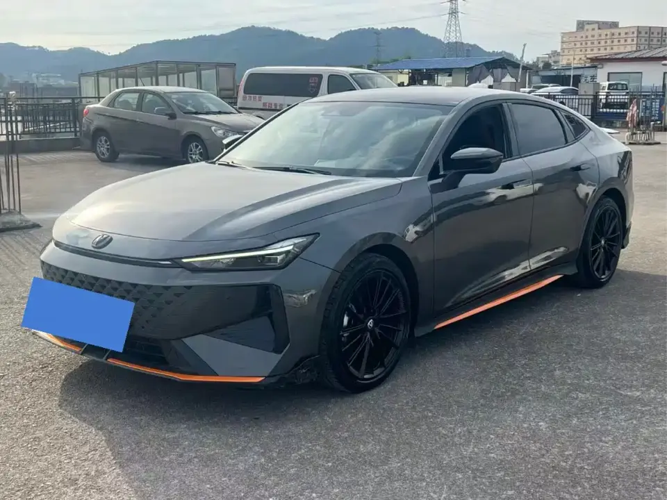 Changan UNI-V 1.5T Deluxe Sport 2024