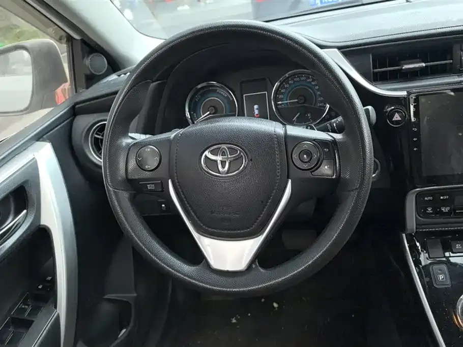 Toyota Corolla Facelift Hybrid 1.8L E-CVT Leading Edition 2019 — фото 15