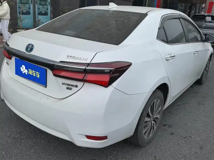 Toyota Corolla Facelift Hybrid 1.8L E-CVT Leading Edition 2019 — фото 3