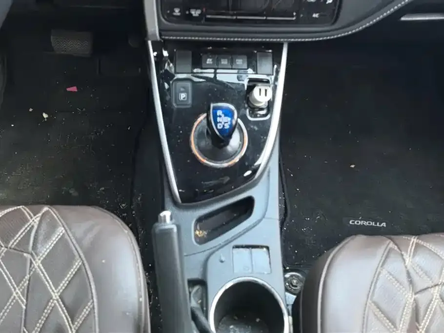 Toyota Corolla Facelift Hybrid 1.8L E-CVT Leading Edition 2019 — фото 16