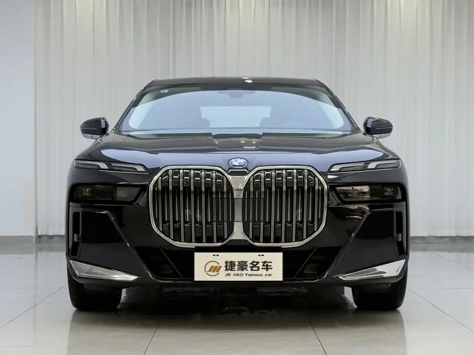 BMW 7 Series Model 735Li M Sport Package 2026