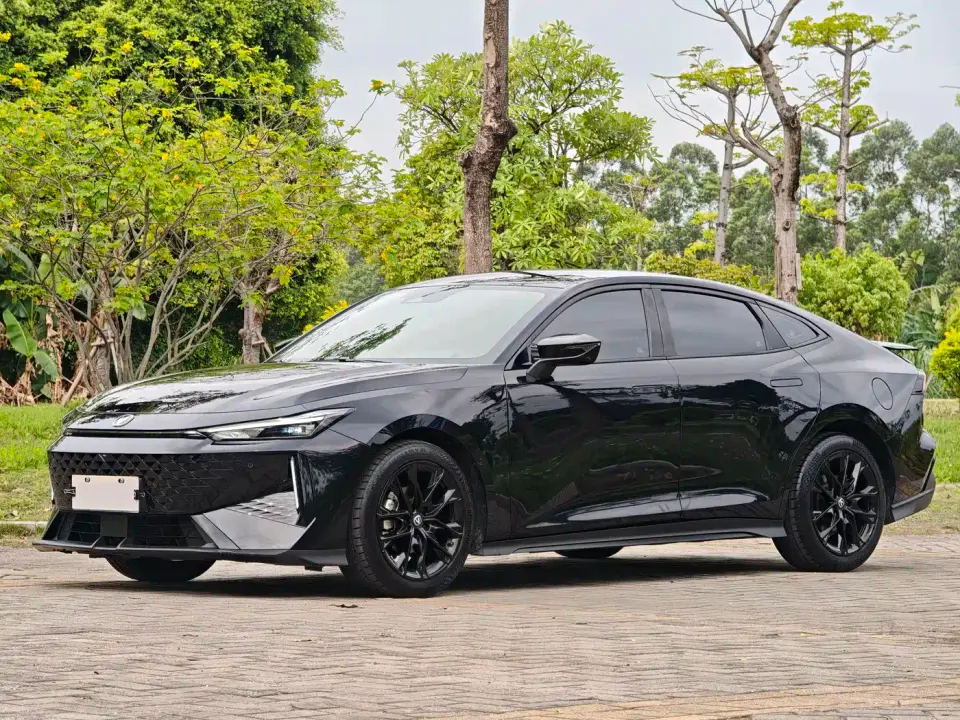 Changan UNI-V 1.5T Deluxe 2024