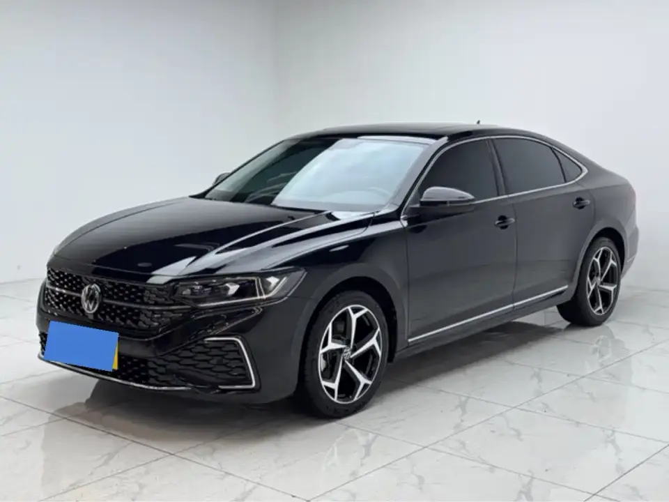 Volkswagen Passat Outstanding 330TSI Starlight Elite Edition 2024