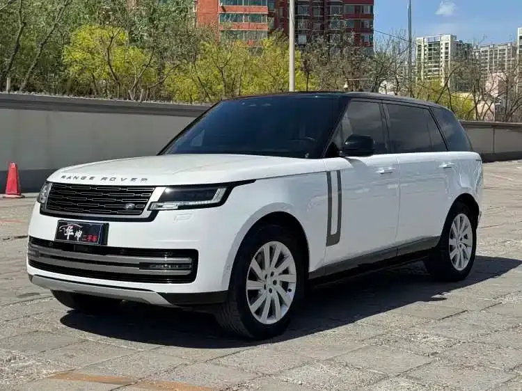 Land Rover Range Rover 3.0 L6 400PS Golden Age Extended 7-Seater 2024